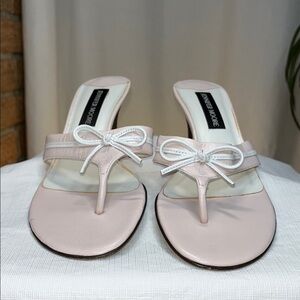 Jennifer Moore pink leather kitten heel thong mules with white bow - 7.5